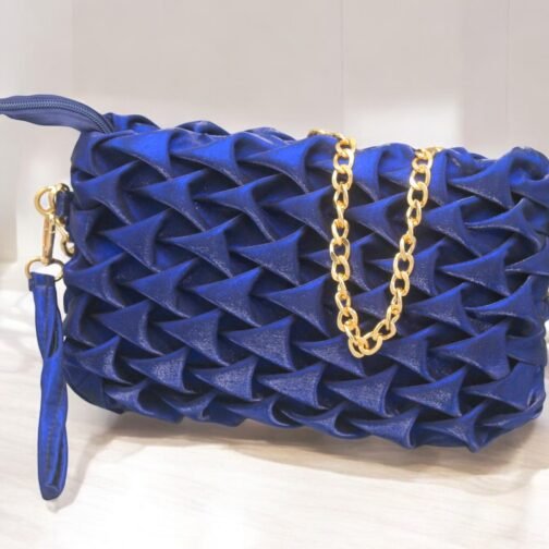 Small silky bubble bag with gold chain - Image 4
