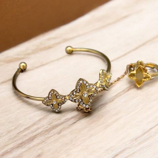 Four-Leaf Clover Bangle Bracelet with Ring - Image 4