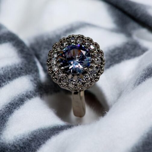 Silver ring with zircon stone - Image 2